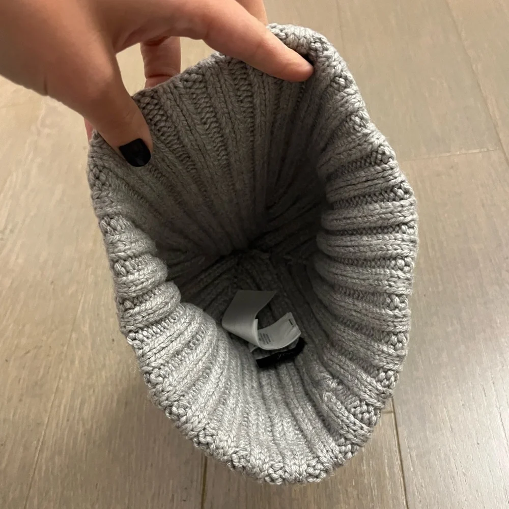 J Crew Ribbed Pom Pom Beanie - Picture 3 of 5